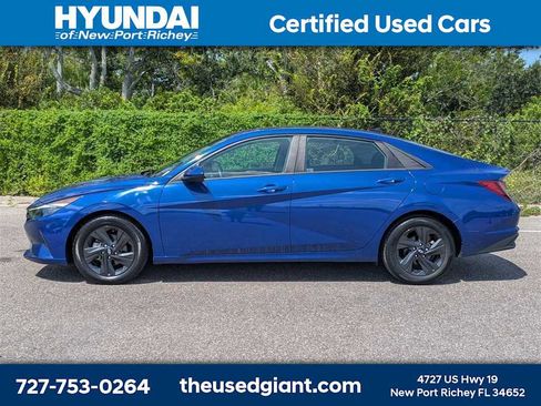 Used 2022 Hyundai Elantra SEL w/ Convenience Package image 2