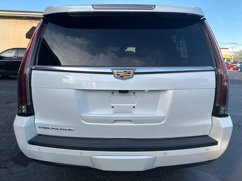 Used 2019 Cadillac Escalade ESV Platinum image 4