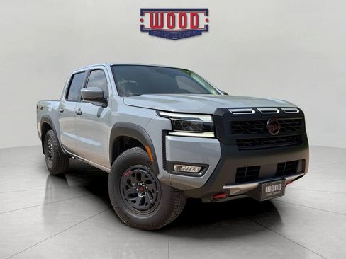 Used 2025 Nissan Frontier PRO-4X AWD/4WD image 1