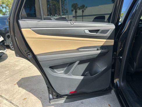 Used 2024 Volkswagen Atlas Cross Sport SE image 59