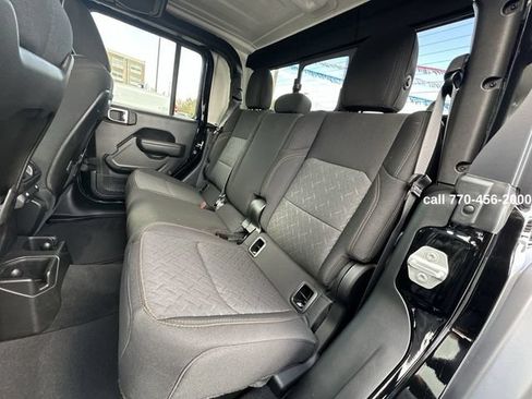 Used 2025 Jeep Gladiator Mojave w/ Convenience Group AWD/4WD image 23