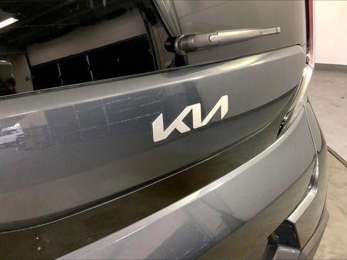Certified 2025 Kia Soul LX w/ LX Technology Package FWD image 29