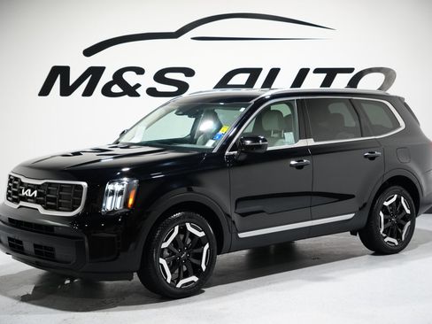 Used 2023 Kia Telluride S image 4