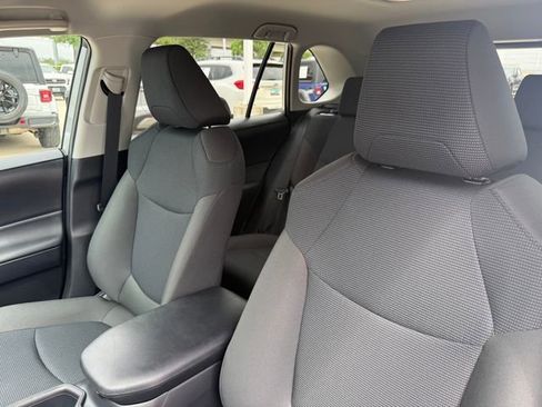 Used 2025 Toyota RAV4 LE FWD image 14