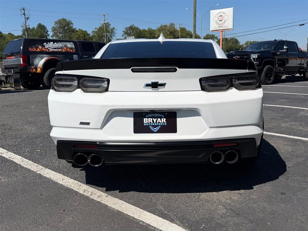 Used 2020 Chevrolet Camaro SS RWD image 5