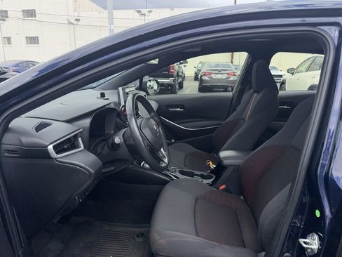 Used 2025 Toyota Corolla SE w/ SE Premium Package image 6
