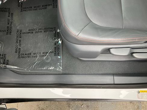 Used 2017 Chevrolet Bolt Premier FWD image 14