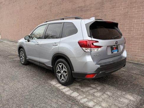 Used 2019 Subaru Forester Premium w/ All-Weather Package image 4