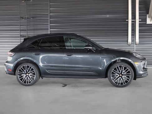 Certified 2026 Porsche Macan AWD/4WD image 12