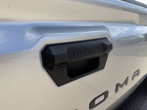 Used 2024 Toyota Tacoma 4x4 Double Cab Hybrid image 8