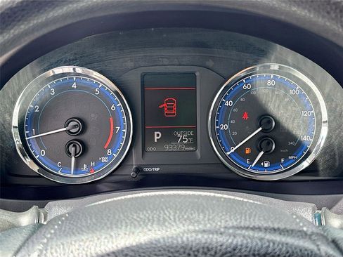 Used 2018 Toyota Corolla LE FWD image 12