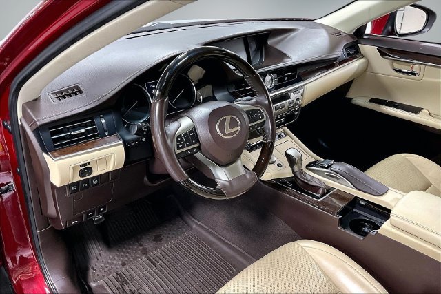 Used 2018 Lexus ES 350 w/ Luxury Package w/Wood Trim FWD image 17