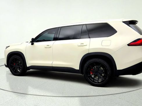 Used 2024 Toyota Grand Highlander AWD image 7
