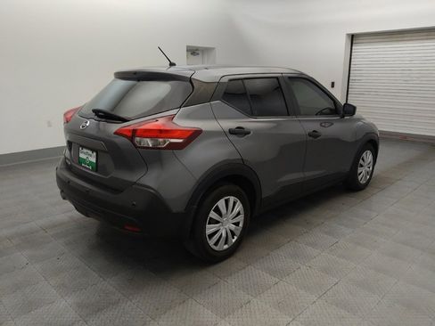 Used 2020 Nissan Kicks S image 9