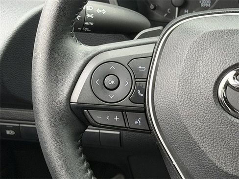 Used 2025 Toyota Corolla SE image 14