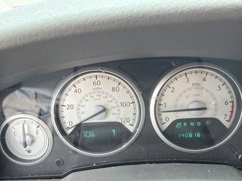 Used 2010 Chrysler Town & Country Touring FWD image 3
