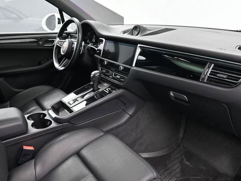 Used 2023 Porsche Macan image 14
