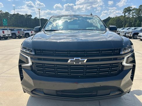 Used 2024 Chevrolet Suburban RST RWD image 5