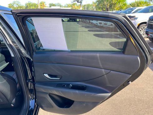 Used 2023 Hyundai Elantra Limited image 48