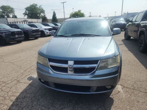 Used 2010 Dodge Journey SXT w/ Flexible Seating Group FWD image 3