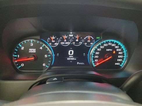 Used 2019 Chevrolet Suburban Premier AWD/4WD image 23