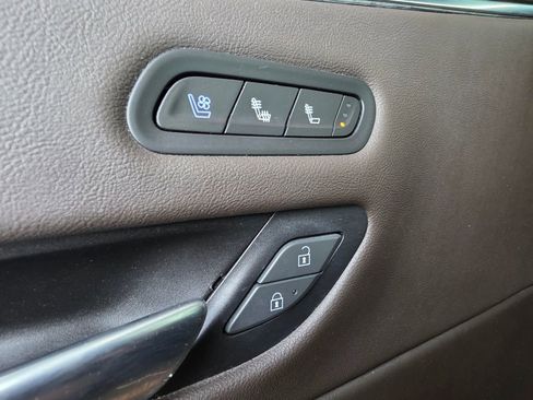 Used 2022 Cadillac Escalade ESV Sport w/ Touring Package image 19