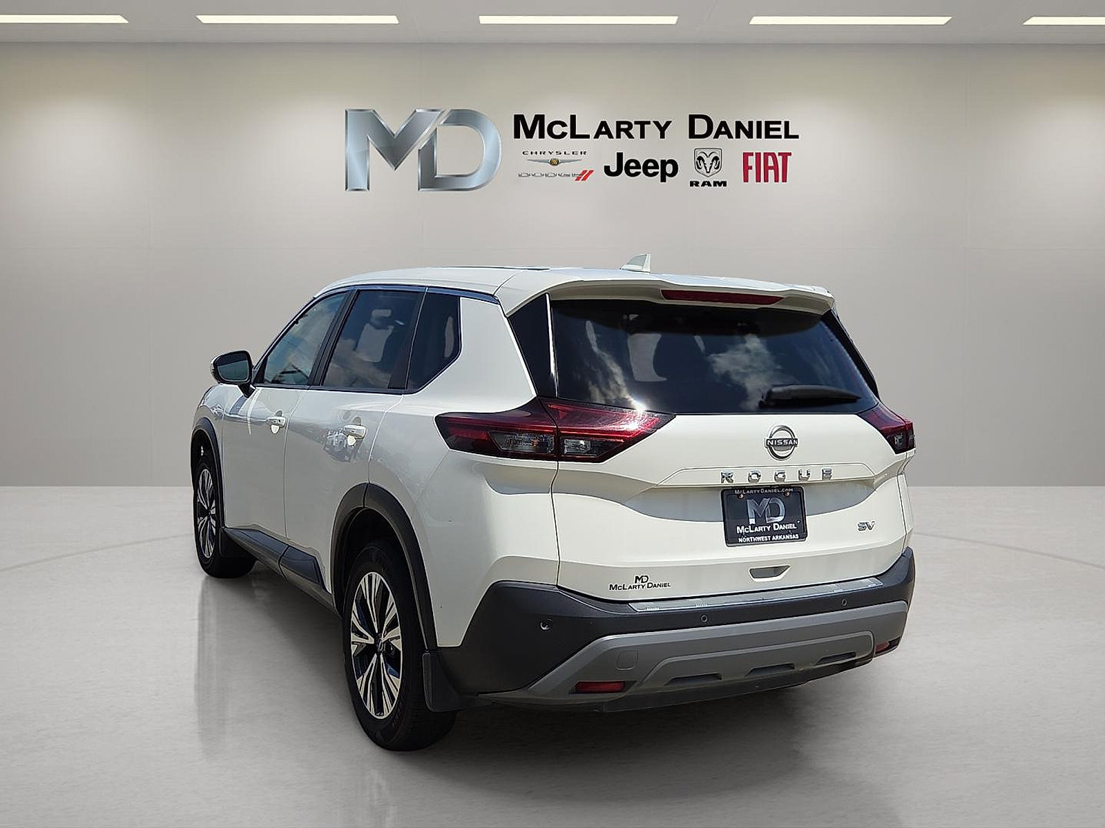Used 2023 Nissan Rogue SV FWD image 4