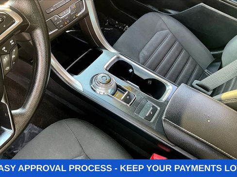 Used 2019 Ford Fusion SE FWD image 22