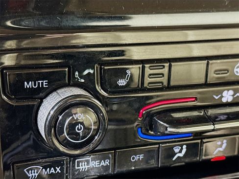 Used 2022 Jeep Grand Cherokee Limited image 18