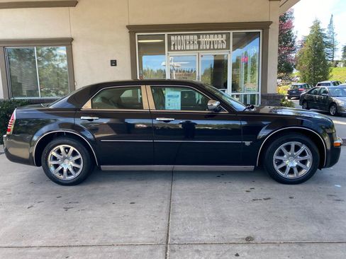 Used 2007 Chrysler 300 C RWD image 6