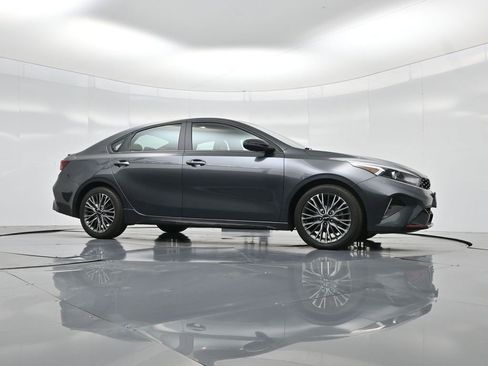 Used 2024 Kia Forte GT-Line image 2