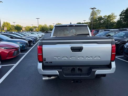 Certified 2025 Toyota Tacoma TRD Off-Road AWD/4WD image 7