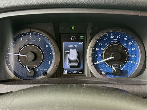 Used 2020 Toyota Sienna XLE image 17