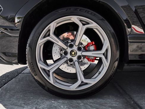 Used 2022 Lamborghini Urus AWD/4WD image 20