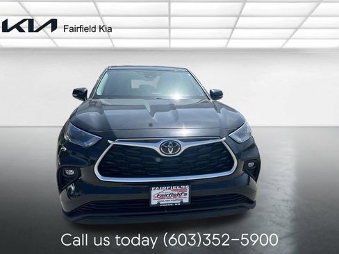 Used 2022 Toyota Highlander LE AWD/4WD image 8