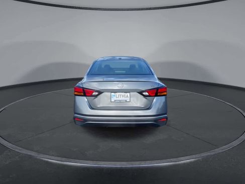 Used 2024 Nissan Altima 2.5 SV FWD image 14