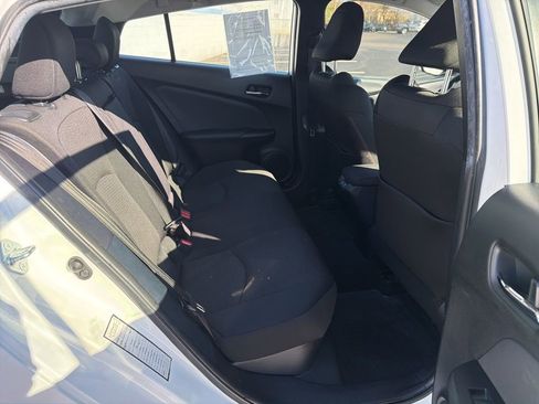 Used 2021 Toyota Prius LE image 22