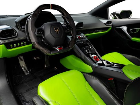Used 2015 Lamborghini Huracan LP 610-4 AWD/4WD image 30