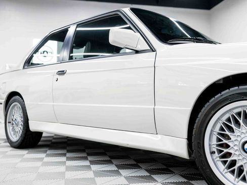 Used 1990 BMW M3 Coupe RWD image 19