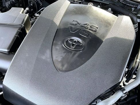 Used 2022 Toyota Tacoma SR5 image 32