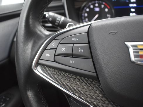 Used 2022 Cadillac XT5 Sportv w/ LPO, ONYX Package image 16