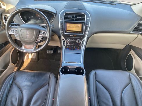 Used 2019 Lincoln Nautilus Reserve AWD/4WD image 13