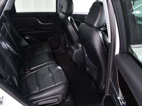 Used 2022 Lincoln Corsair AWD w/ Premium Package image 19