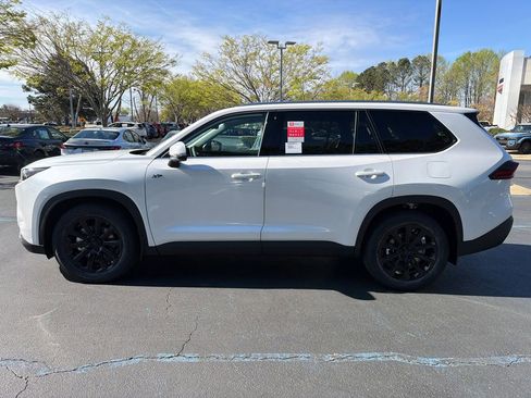 Used 2026 Toyota Grand Highlander XLE FWD image 6