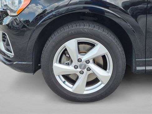 Used 2019 Audi Q3 2.0T Premium w/ Convenience Package AWD/4WD image 21