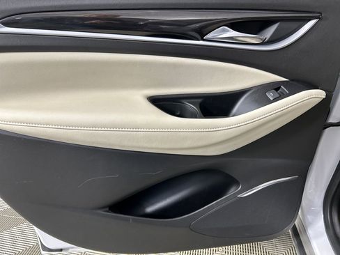 Used 2023 Buick Enclave Essence image 16