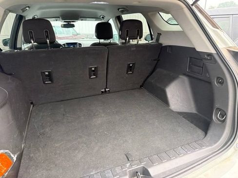 Used 2019 GMC Terrain SLE w/ Driver Convenience Package FWD image 8