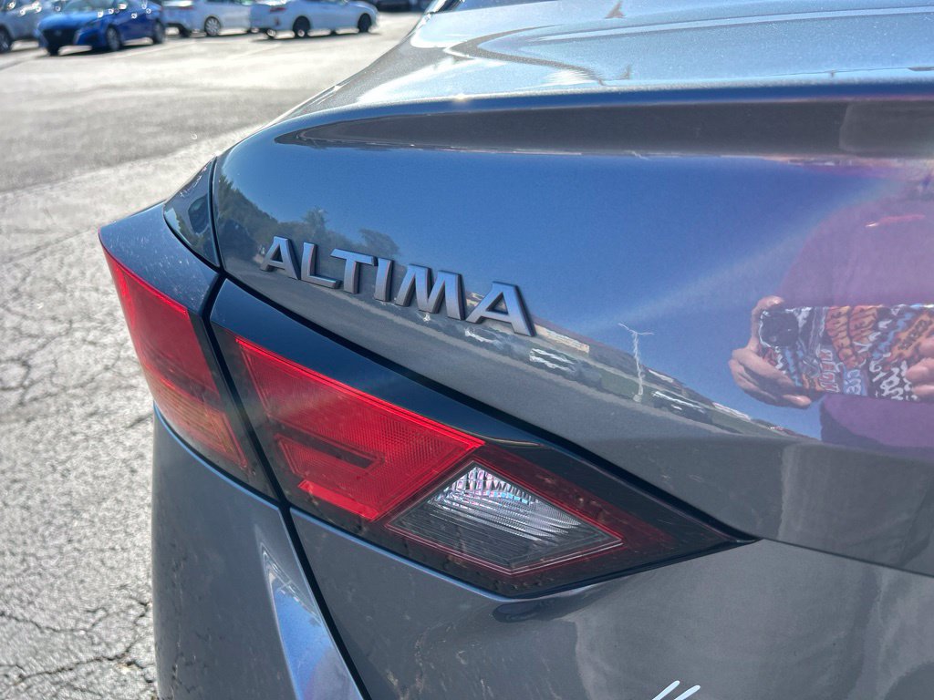 Used 2024 Nissan Altima 2.5 SV FWD image 12