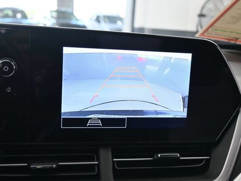 Used 2025 Chevrolet Trax RS w/ Driver Confidence Package FWD image 17