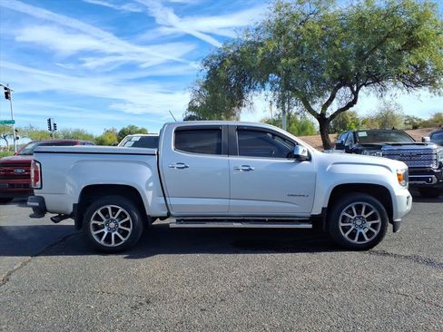 Used 2018 GMC Canyon Denali image 4